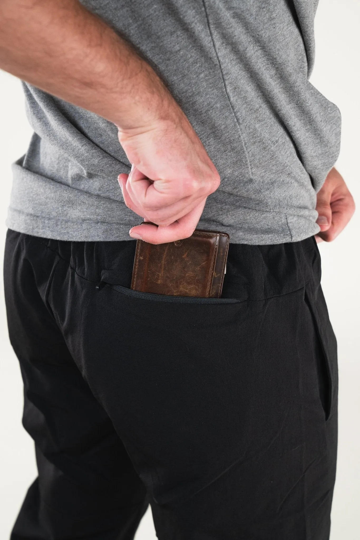 Carrier Traveler Joggers - Midnight Black
