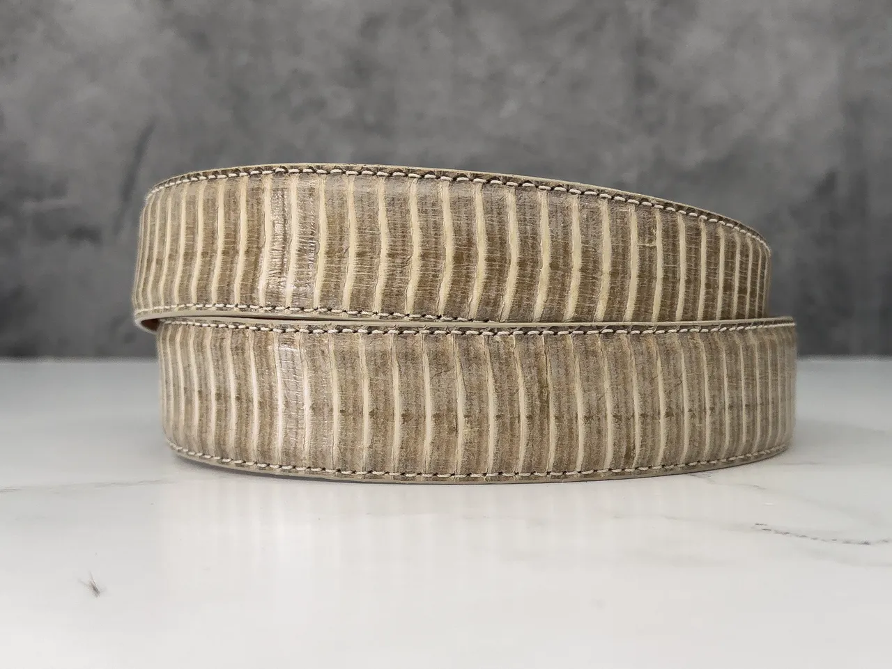 Spitting Back Cut Cobra Belt: Natural